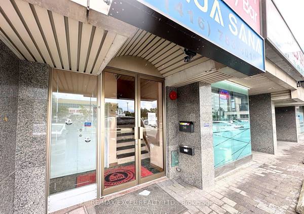 705 Lawrence AVE #204, Toronto W04, ON M6A 1B4