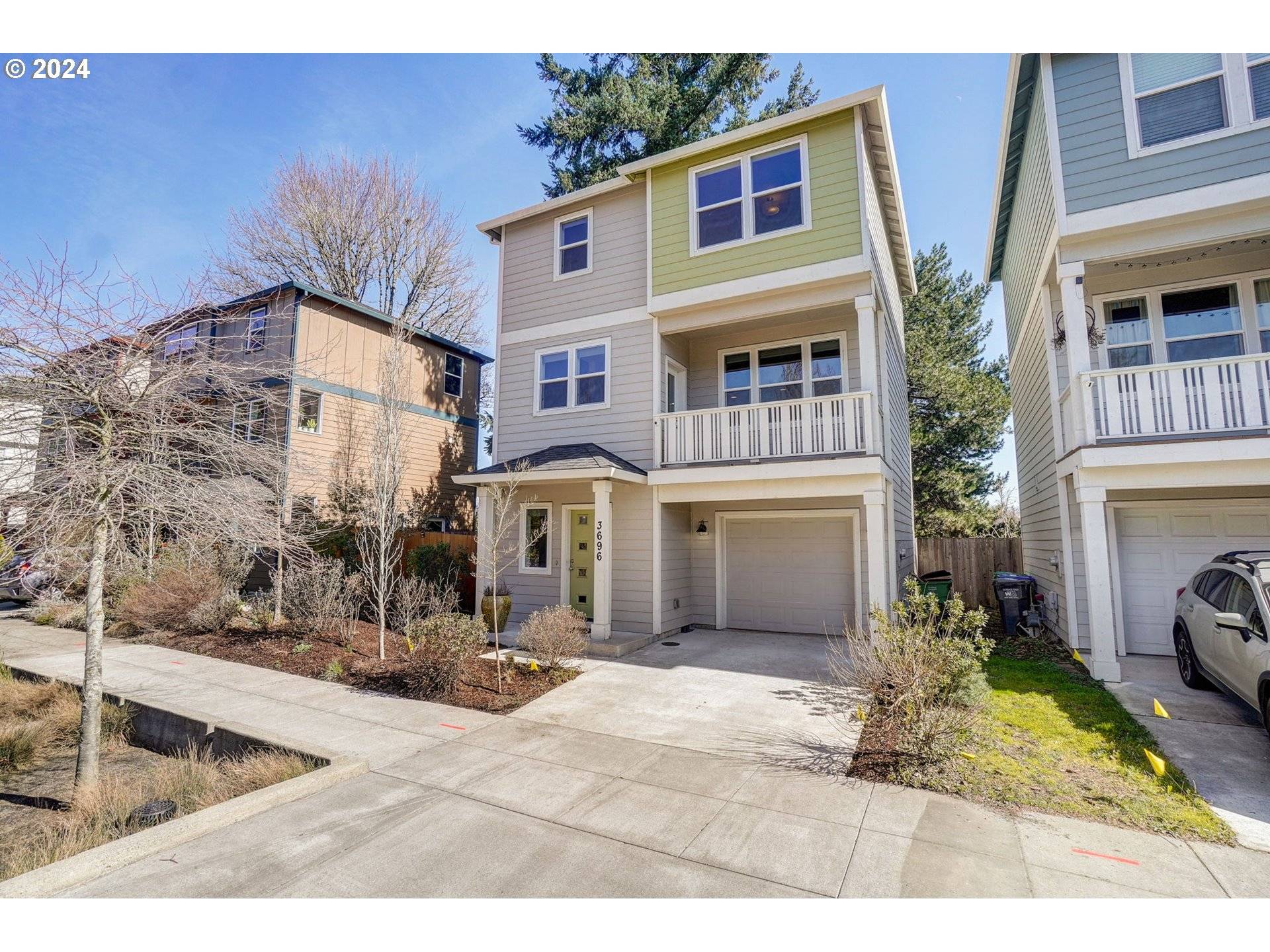 3696 SE 107TH AVE, Portland, OR 97266