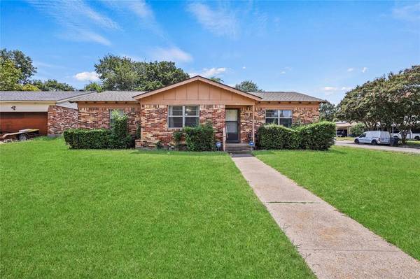 364 Beautycrest Circle, Dallas, TX 75217