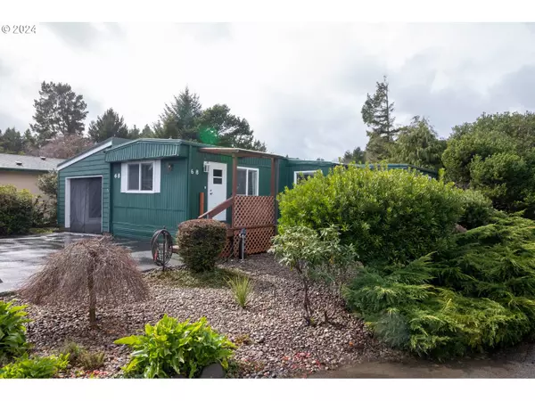 1600 RHODODENDRON DR #68, Florence, OR 97439