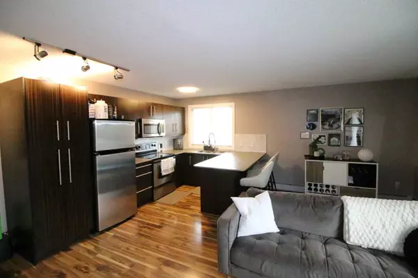 Calgary, AB T2T 4E2,1810 16 ST SW #301