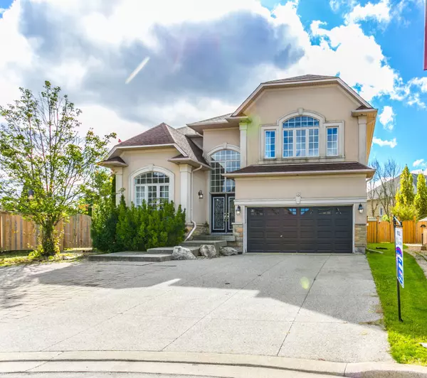 8 PLAYFAIR CT,  Hamilton,  ON L9K 1R6