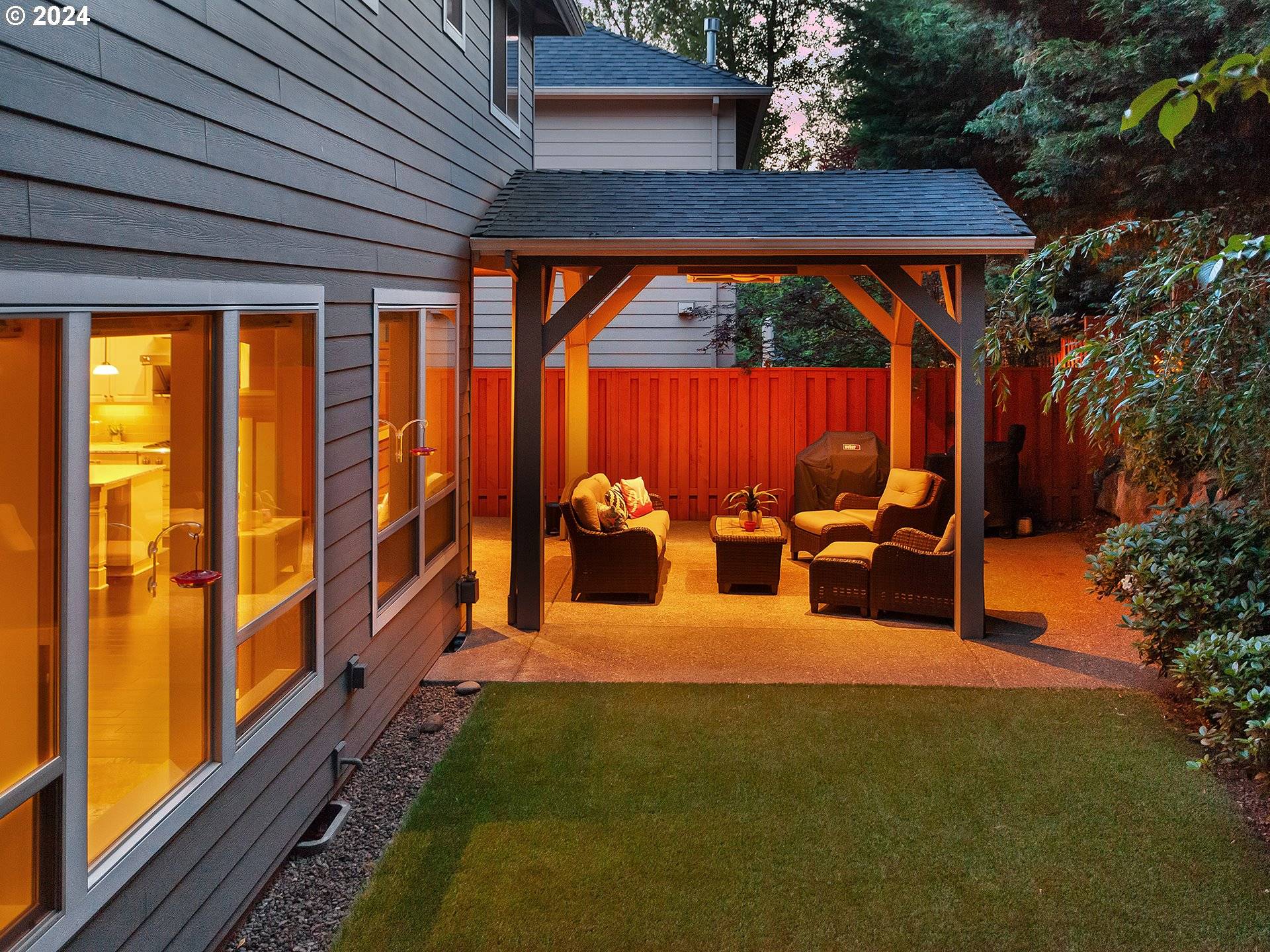 West Linn, OR 97068,4766 COHO LN