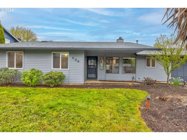 Newberg, OR 97132,204 E FOOTHILLS DR