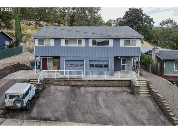 3069 SLOPE ST, Roseburg, OR 97470