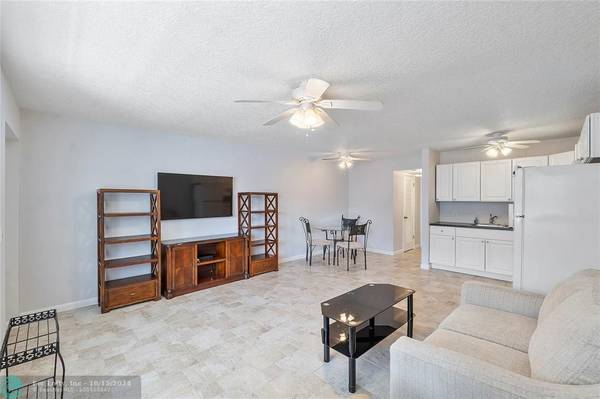 Deerfield Beach, FL 33442,518 Durham R  #518