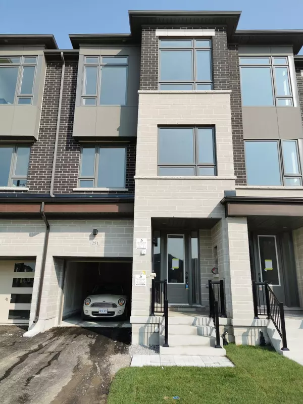 251 Tennant CIR, Vaughan, ON L4H 5L4