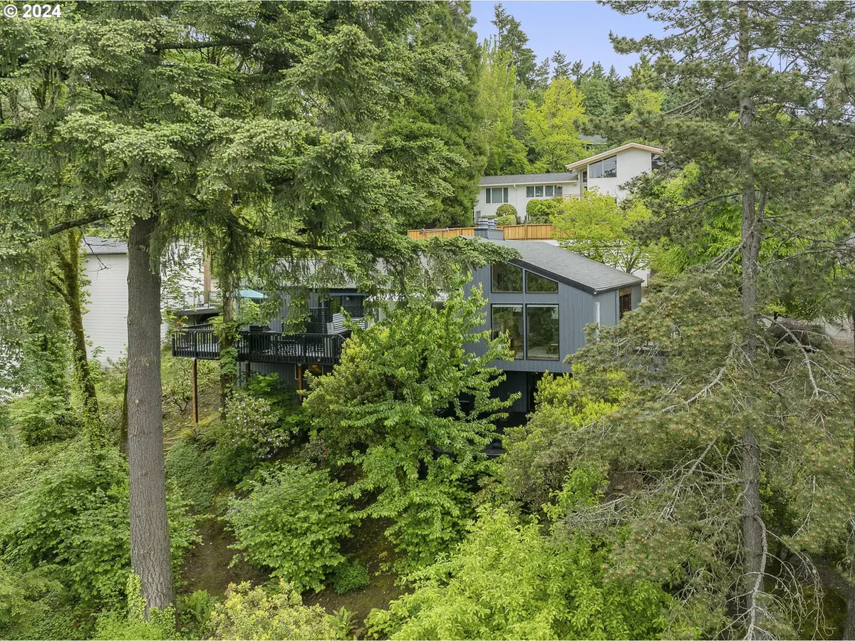 Lake Oswego, OR 97034,17802 HILLSIDE WAY