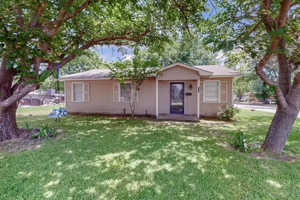 607 S Dallas Street, Kaufman, TX 75142