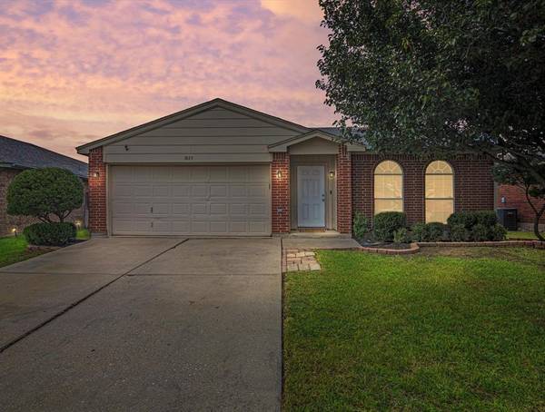 1825 Lost Crossing Trail,  Arlington,  TX 76002