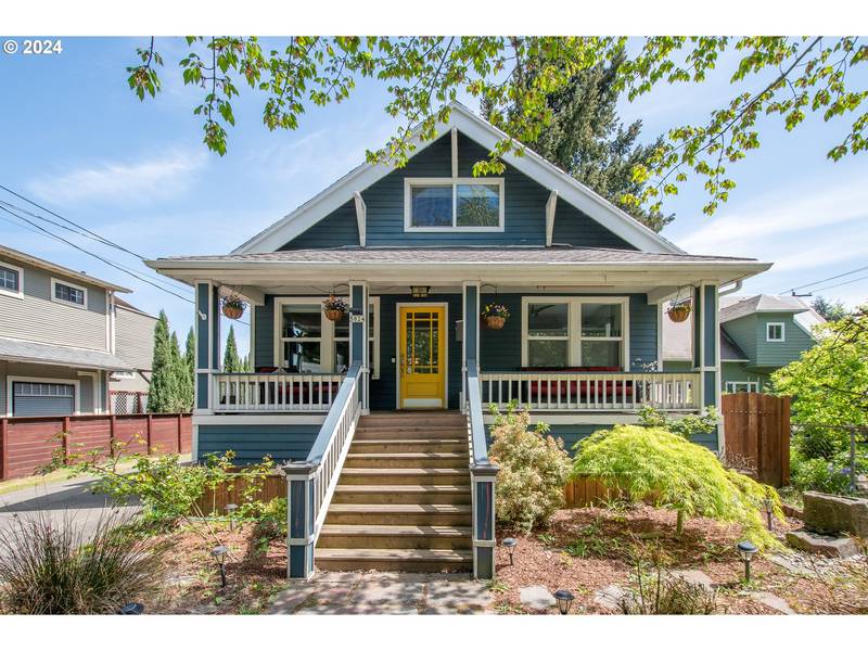 5824 S CORBETT AVE, Portland, OR 97239