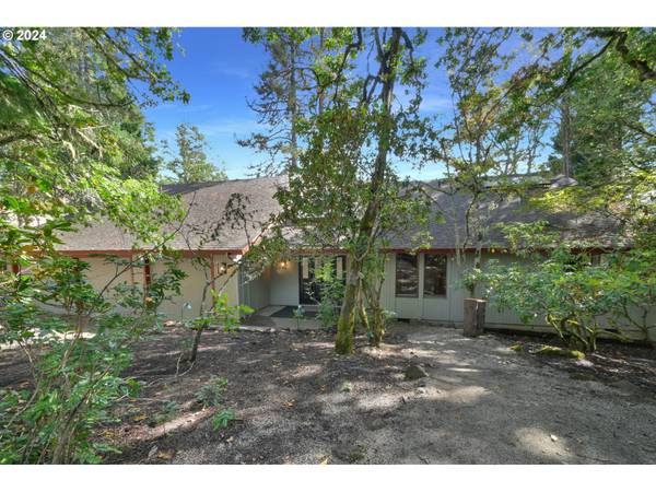 Eugene, OR 97405,3952 S RIDGE DR