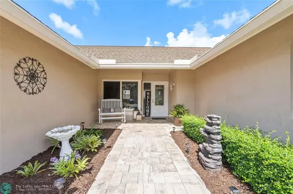 5501 SW 88th Ter, Cooper City, FL 33328