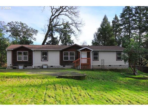 697 ROSEWOOD DR, Roseburg, OR 97471