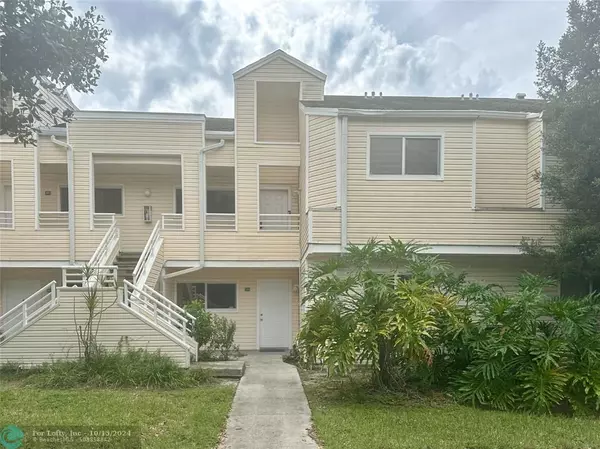 Lauderdale Lakes, FL 33309,3449 NW 44th St  #106