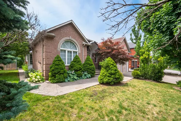 Vaughan, ON L4L 8W6,2 Polo CRES