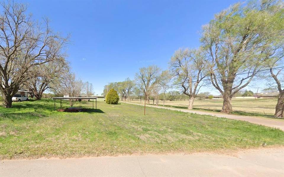 1113 N 7TH Street, Sayre, OK 73662