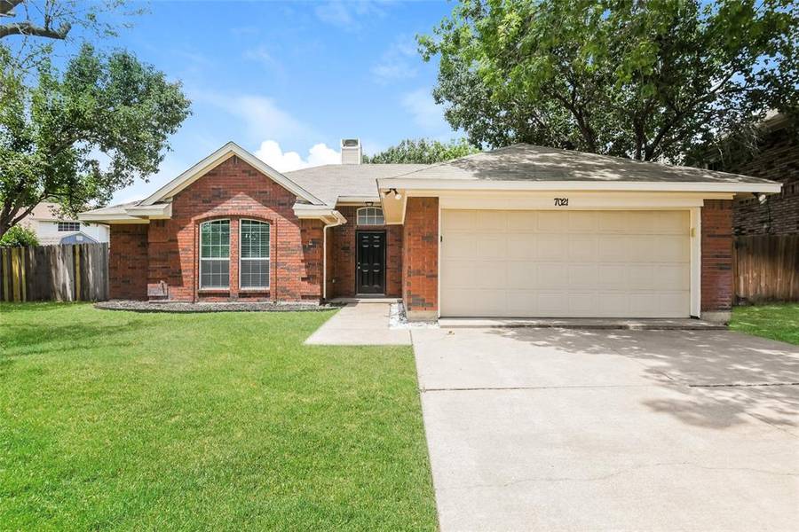 7021 Thomas Place, Watauga, TX 76148