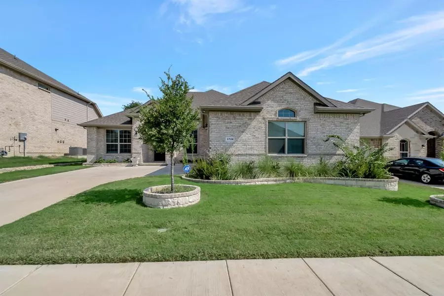 3728 Walnut Ridge Drive, Grand Prairie, TX 76065