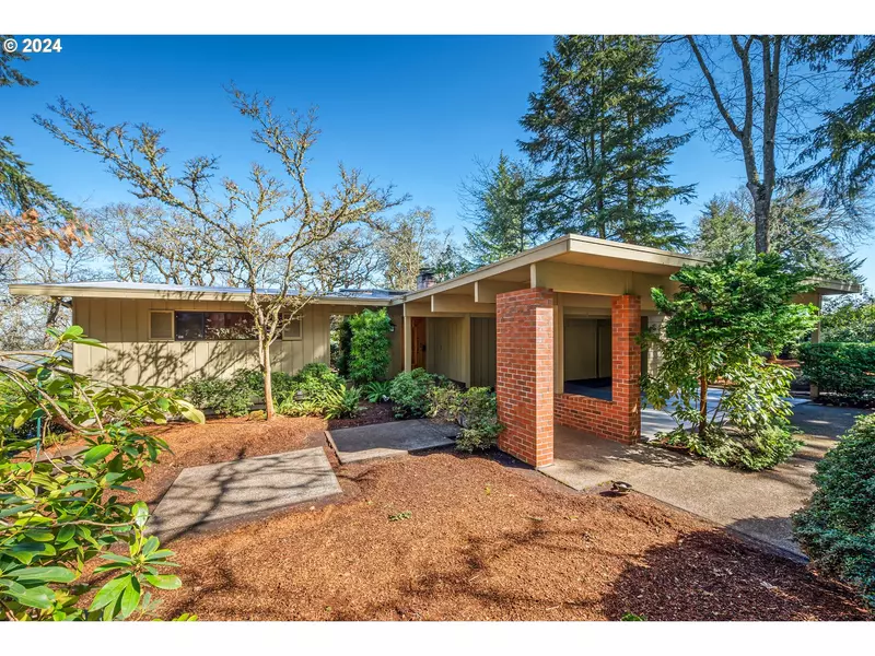 2515 HIGHLAND OAKS DR, Eugene, OR 97405