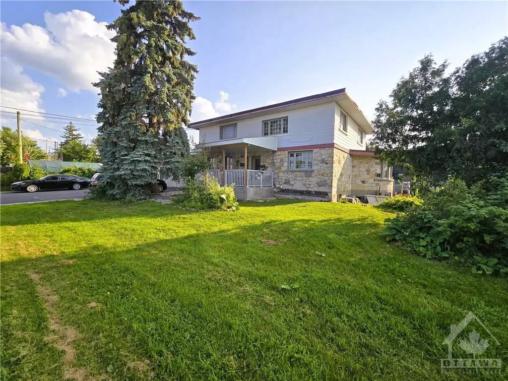 Ottawa, ON K1J 6X9,1196 RAINBOW ST