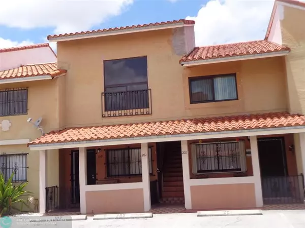 2735 W 61st Pl  #202, Hialeah, FL 33016