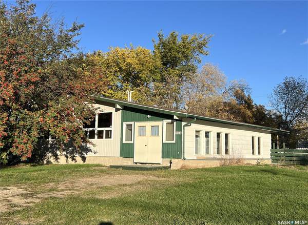 904 Railway AVENUE, Loon Lake, SK S0M 1L0