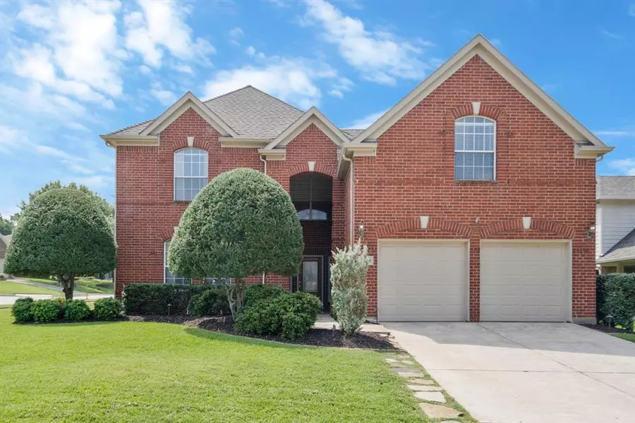 2401 Crockett Court, Grapevine, TX 76051