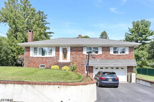 26 Peters Ln, North Haledon Boro, NJ 07508