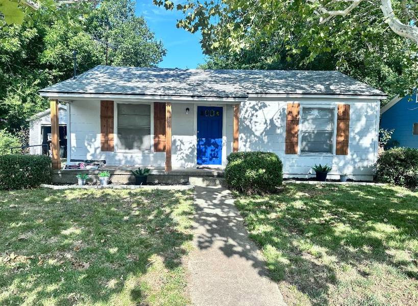 1804 Throckmorton Street, Gainesville, TX 76240