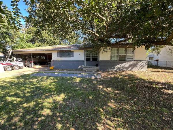 605 Clarksville Road, Bogata, TX 75417