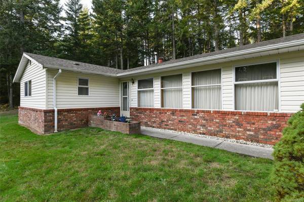 840 Simba Rd, Comox, BC V9M 3V6