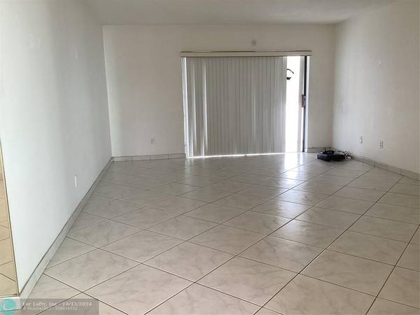 Lauderdale Lakes, FL 33319,4141 NW 44th Ave  #224