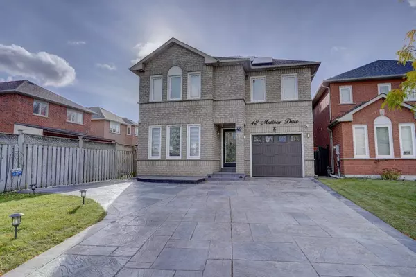 42 Matthew DR, Vaughan, ON L4L 9B4