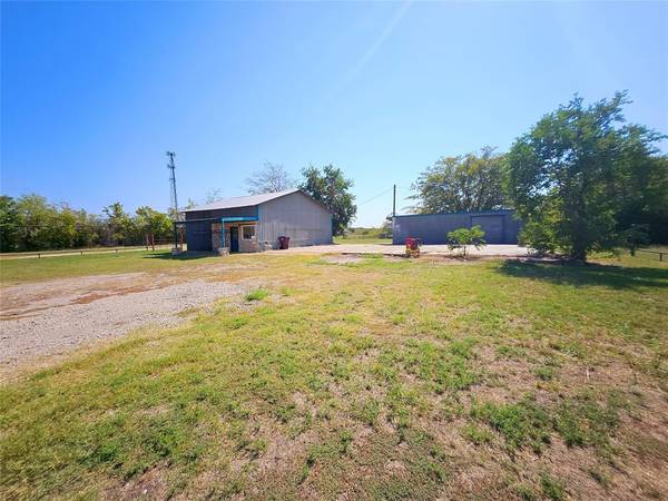 Quinlan, TX 75474,909 STATE HWY 276