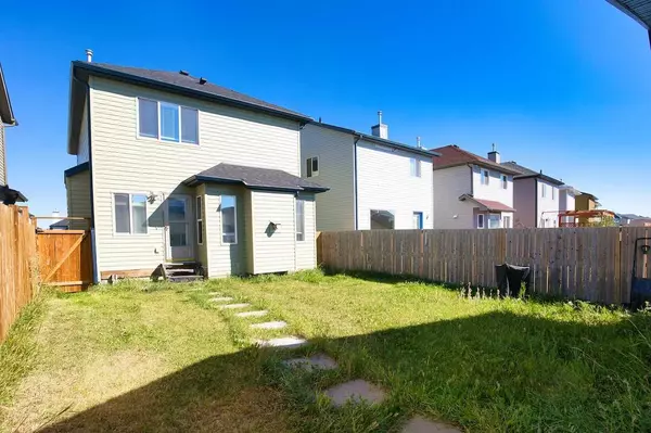 Calgary, AB T3J 0B3,9221 Saddlebrook DR Northeast