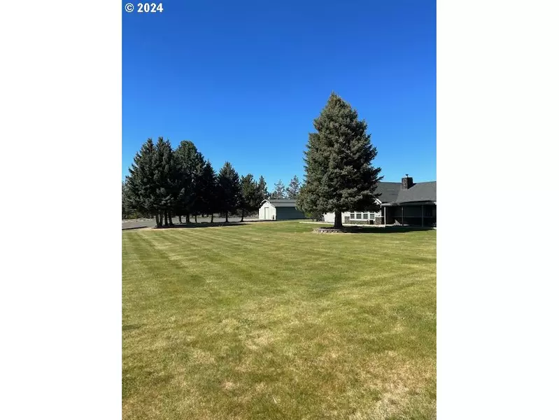 22160 HIGHWAY 20, Bend, OR 97701