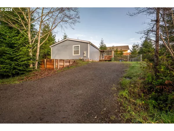 63403 JEROME RD, Coos Bay, OR 97420