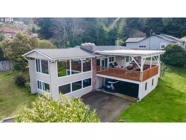 Coos Bay, OR 97420,612 11TH CT