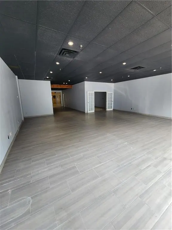 Burlington, ON L7N 3W9,3245 HARVESTER Road #6