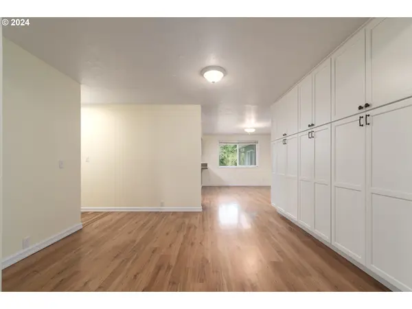 1580 LONG ISLAND DR, Eugene, OR 97401