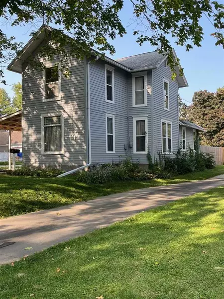 515 S Iowa Ave, Washington, IA 52353