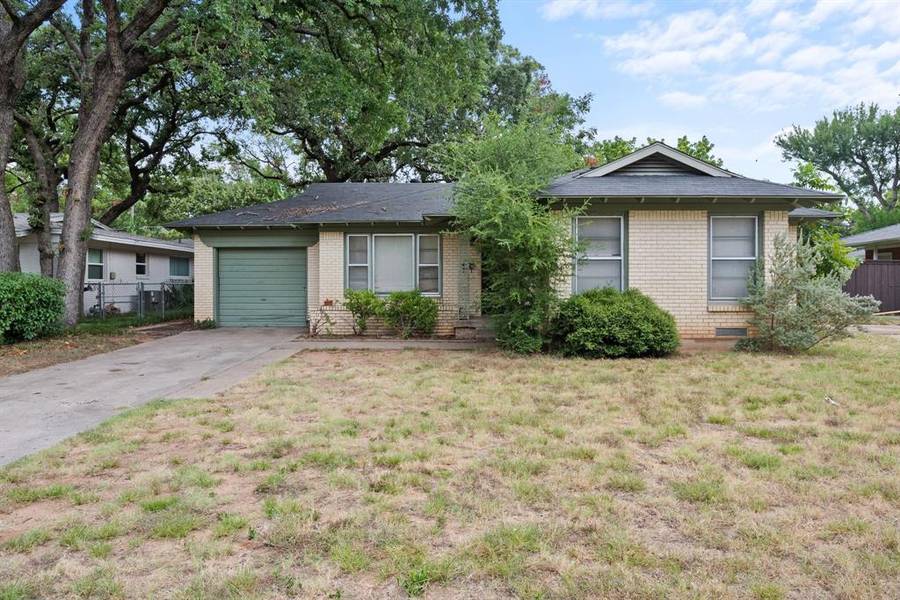 1207 W Lilly Lane, Arlington, TX 76013