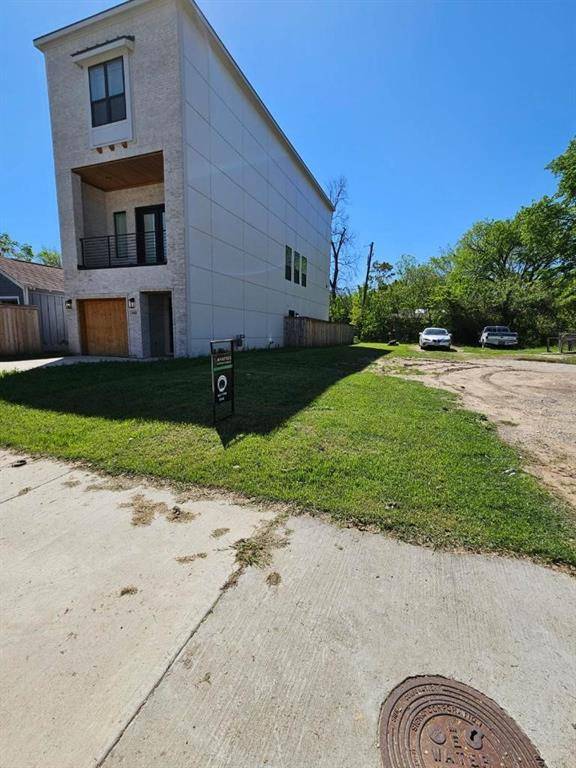 910 Muncie Avenue, Dallas, TX 75212