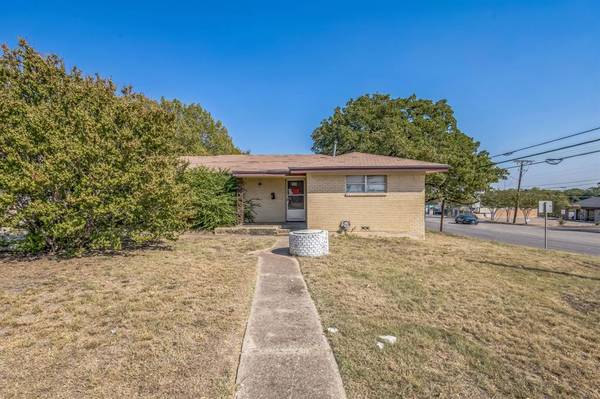 800 Lee Drive, Bedford, TX 76022