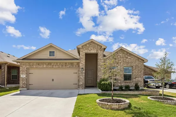 8937 Old Rawhide Lane, Fort Worth, TX 76179