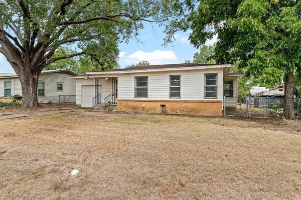 Denison, TX 75020,1727 W Johnson Street