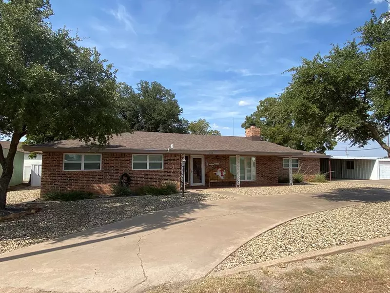 312 W Main St, Bronte, TX 76933