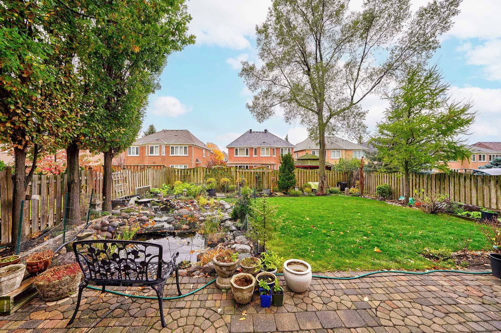 Richmond Hill, ON L4B 4B4,11 Farnham DR