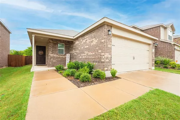 312 Montrose Drive, Van Alstyne, TX 75495